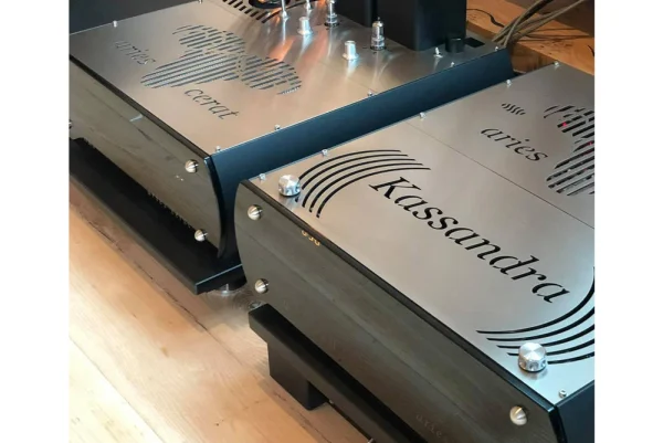 ARIES CERAT <br> Genus 845 Tube Integrated Amplifier